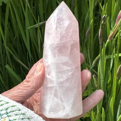 Rose Quartz Tower 12cm - Image 3
