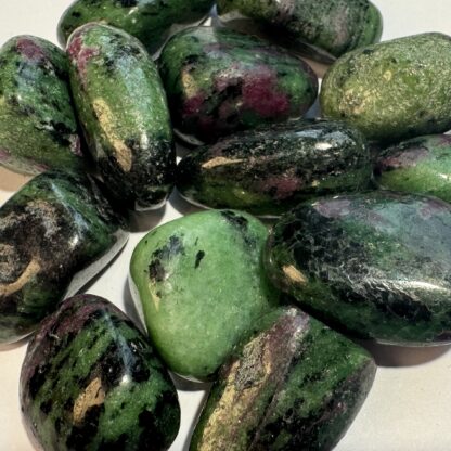 Ruby In Zoisite Tumblestone (Anyolite) - Image 3